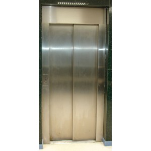 OPERADOR DE PUERTA IZQUIERDO 900